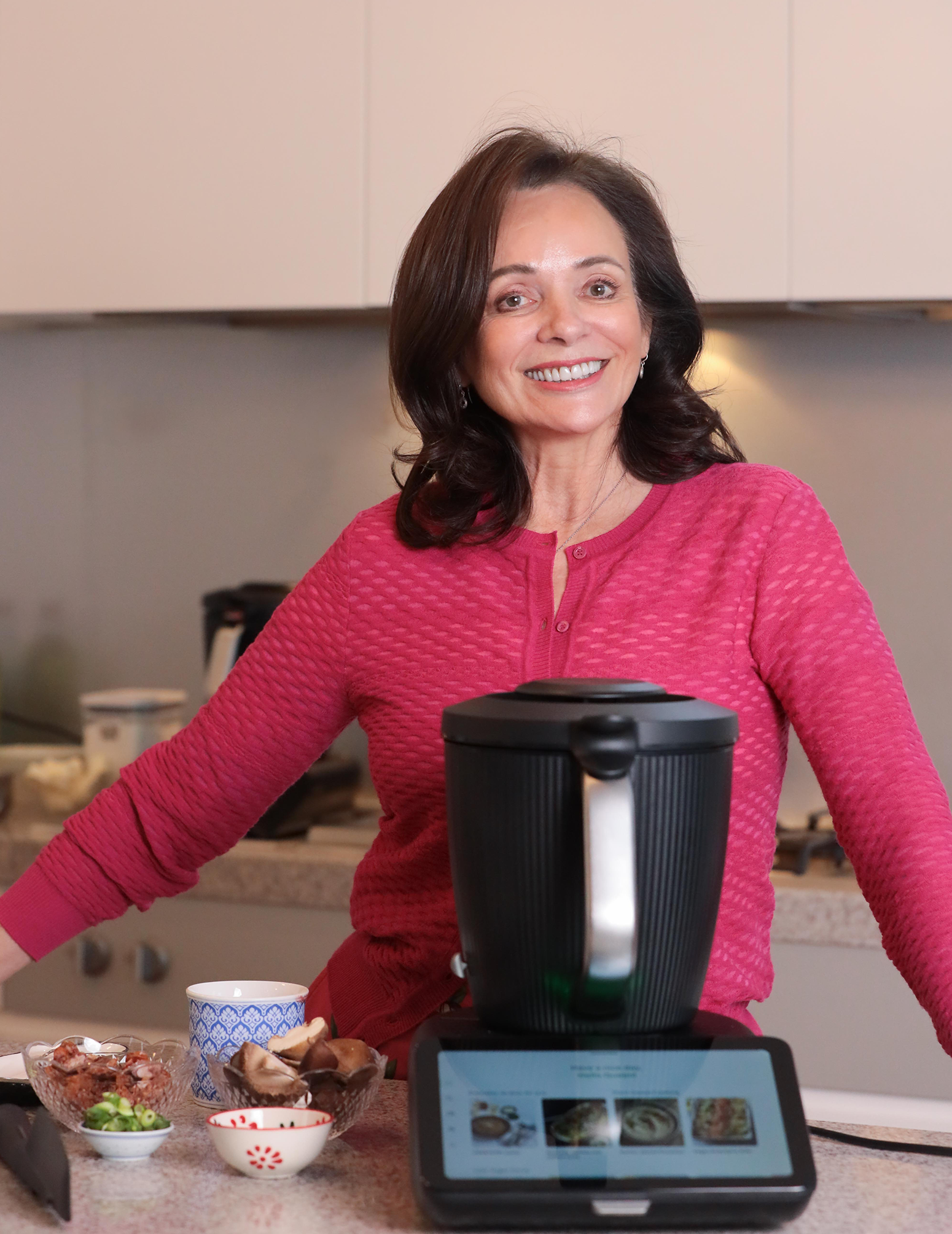 Robyn-and-Cook-with-Me-tmix-photo02